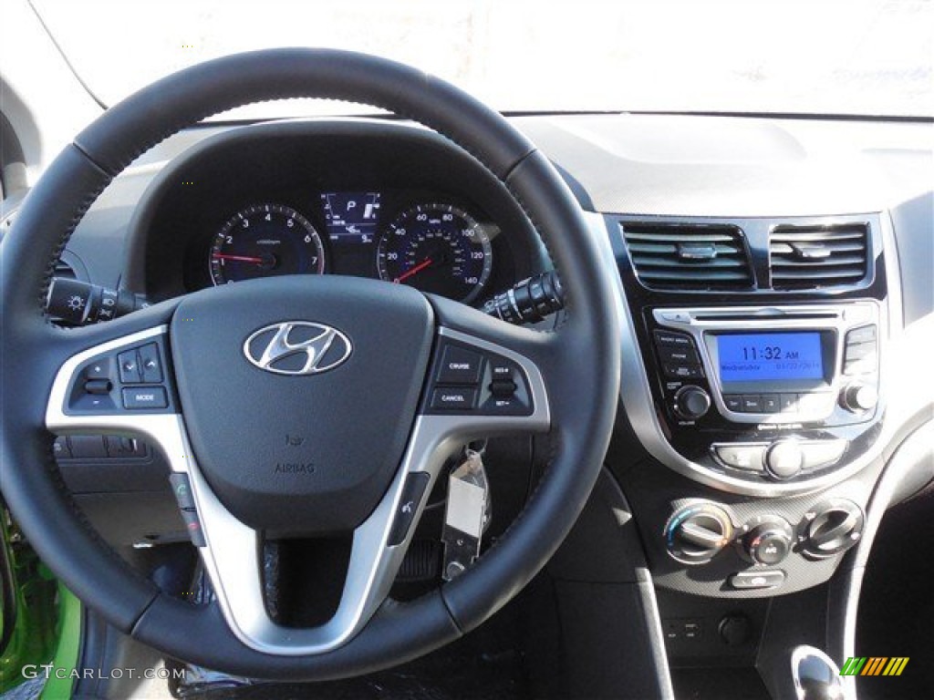 2014 Accent SE 5 Door - Electrolyte Green / Black photo #6