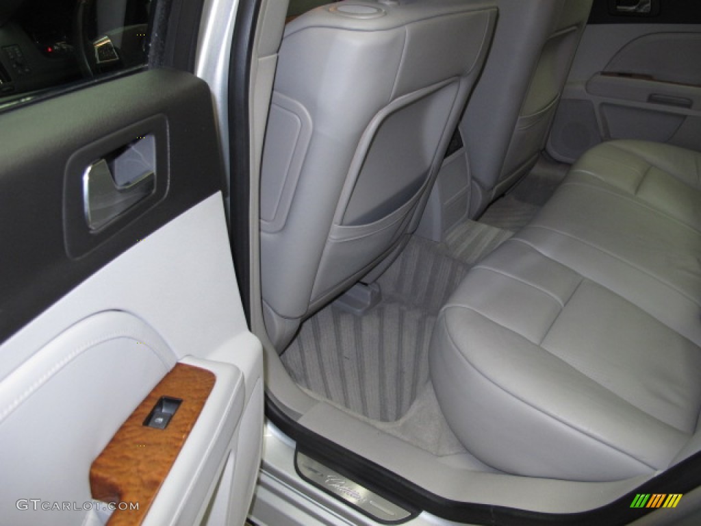 2009 STS 4 V6 AWD - Radiant Silver / Light Gray photo #16