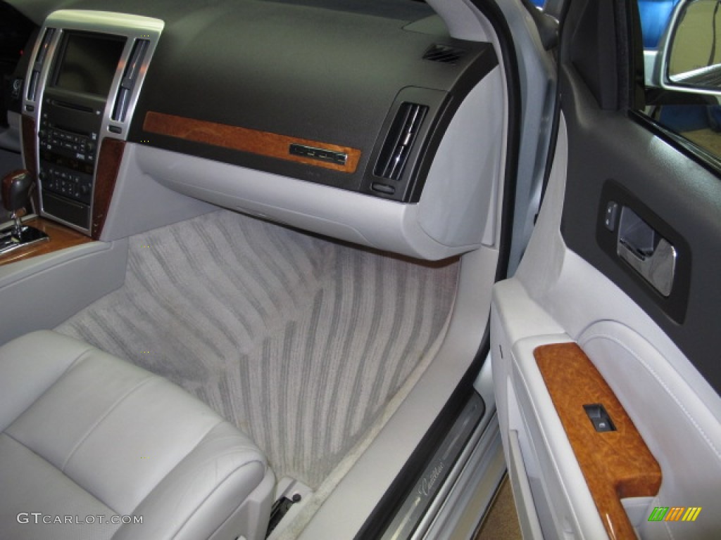 2009 STS 4 V6 AWD - Radiant Silver / Light Gray photo #20