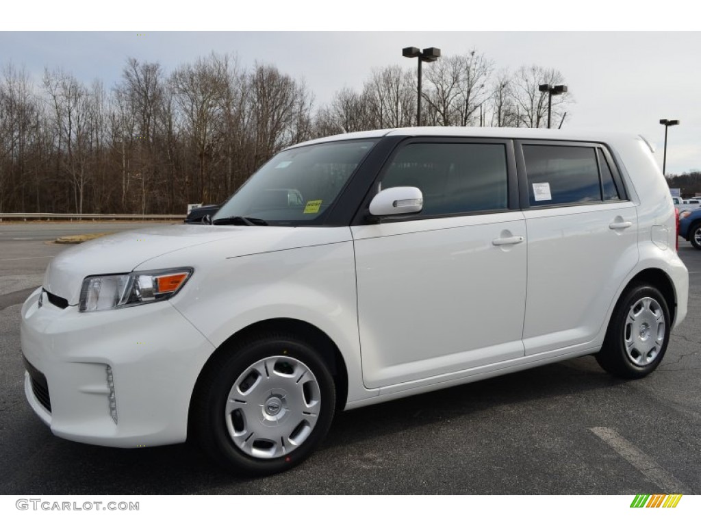 Super White 2014 Scion xB Standard xB Model Exterior Photo #89992826