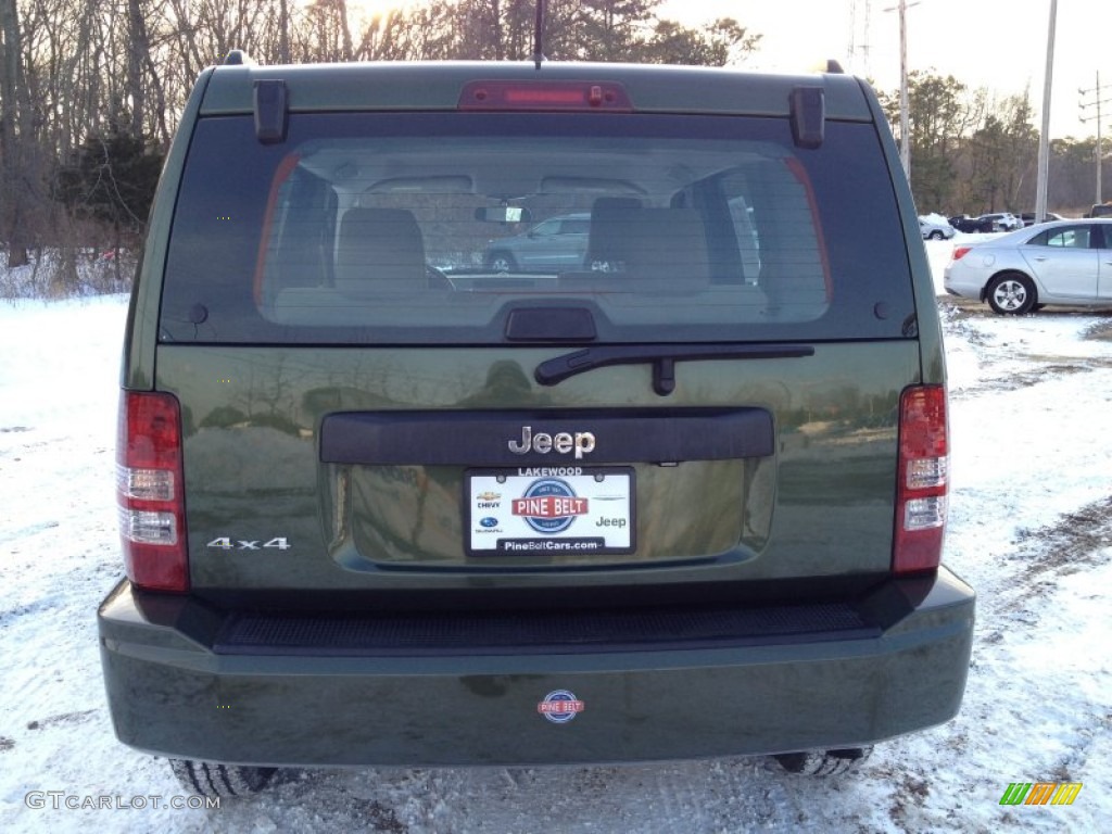 2009 Liberty Sport 4x4 - Jeep Green Metallic / Pastel Pebble Beige Mckinley Leather photo #15