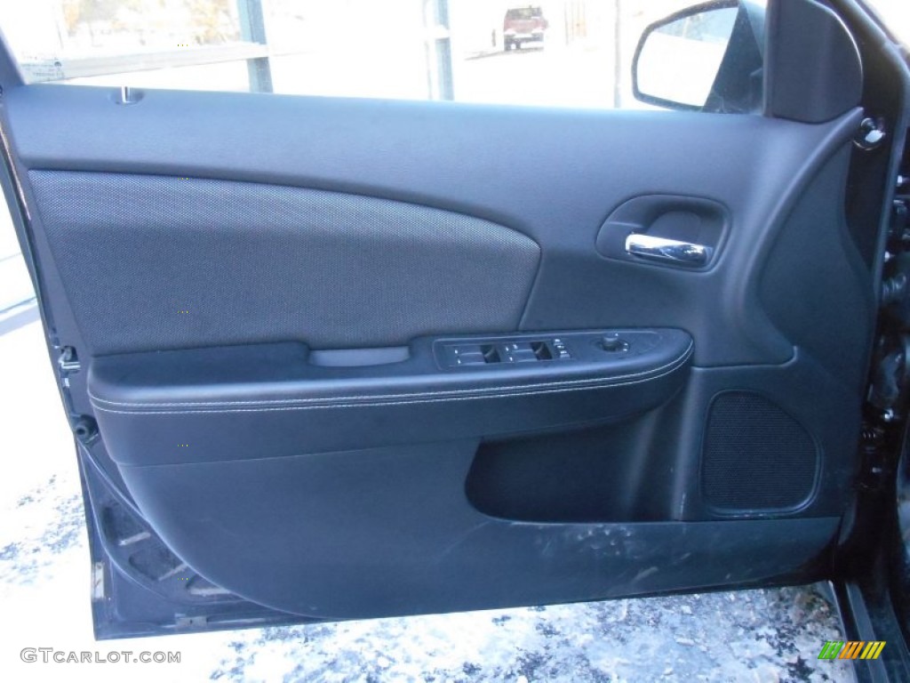 2013 Avenger SE - Black / Black photo #12