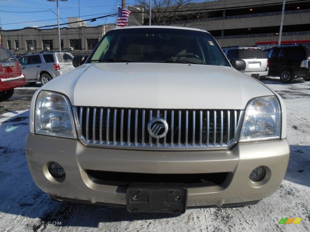 2004 Mountaineer V8 AWD - Oxford White / Medium Dark Parchment photo #2