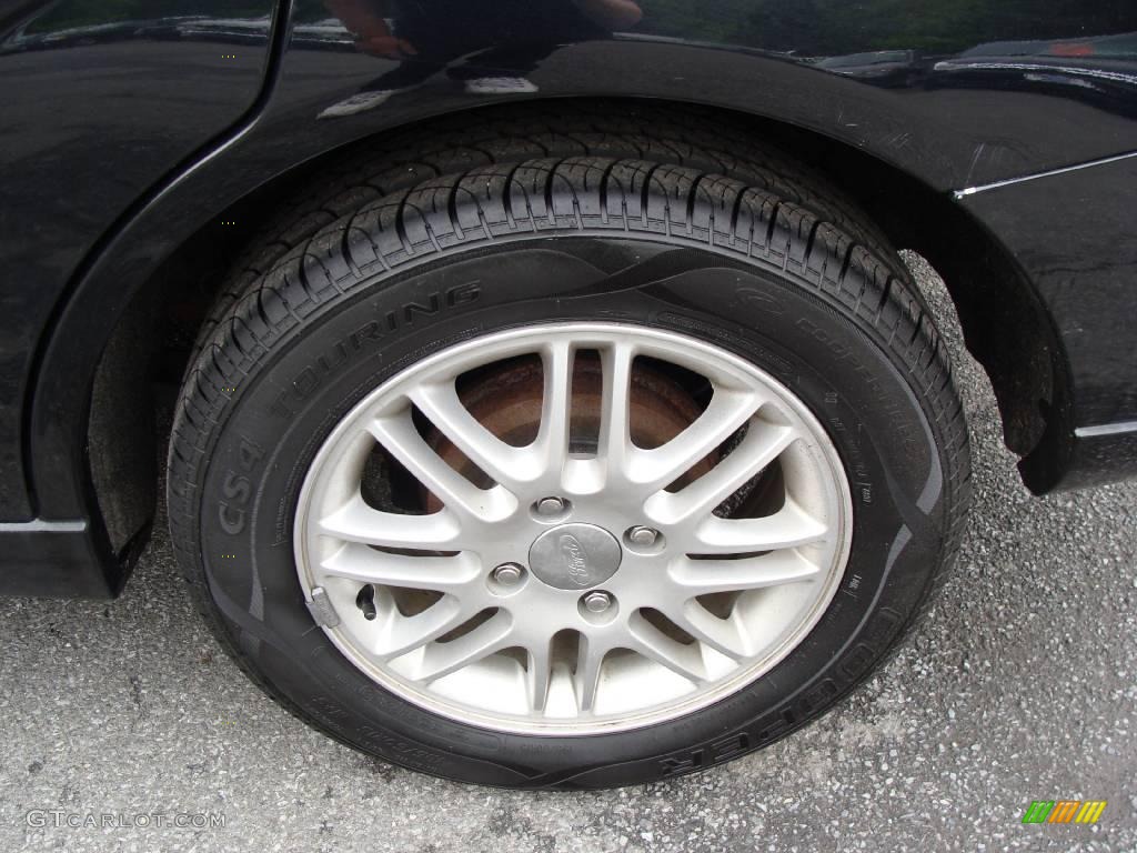 2005 Focus ZX4 SE Sedan - Pitch Black / Dark Pebble/Light Pebble photo #11