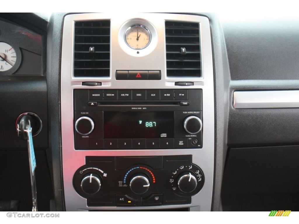 2010 300 Touring - Dark Titanium Metallic / Dark Slate Gray photo #25