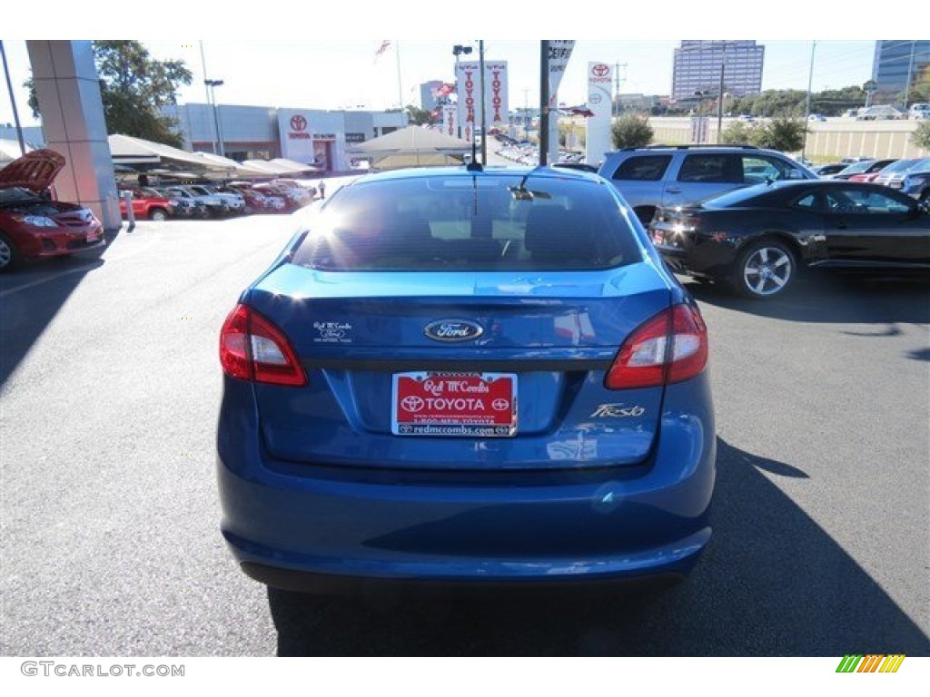 2011 Fiesta S Sedan - Blue Flame Metallic / Light Stone/Charcoal Black Cloth photo #6