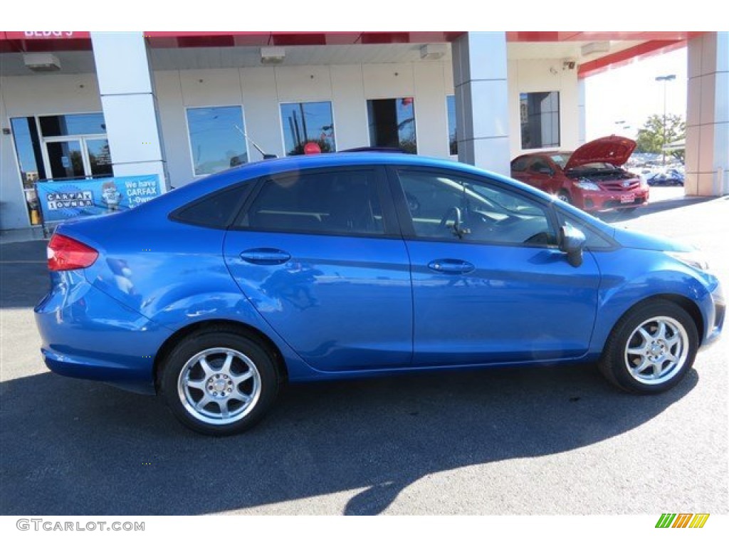 2011 Fiesta S Sedan - Blue Flame Metallic / Light Stone/Charcoal Black Cloth photo #8