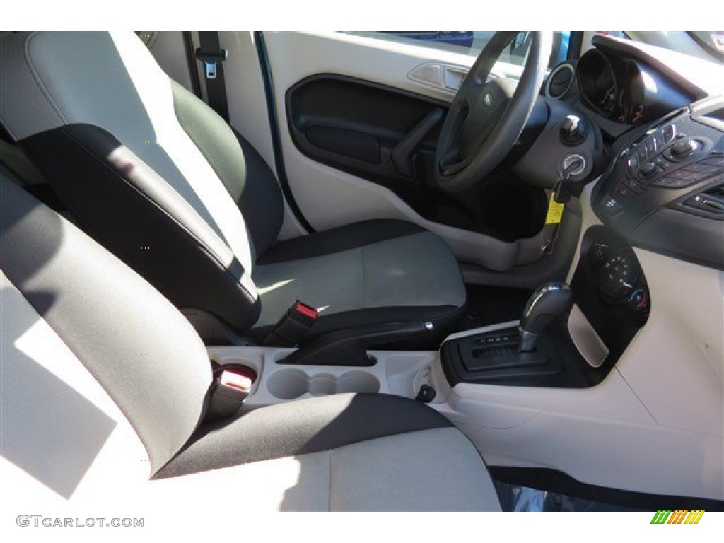 2011 Fiesta S Sedan - Blue Flame Metallic / Light Stone/Charcoal Black Cloth photo #13