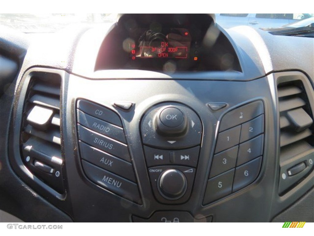 2011 Fiesta S Sedan - Blue Flame Metallic / Light Stone/Charcoal Black Cloth photo #15