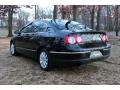 Deep Black - Passat Turbo Sedan Photo No. 5
