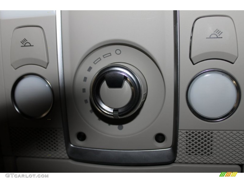 2012 Audi Q7 3.0 TFSI quattro Controls Photo #90013520