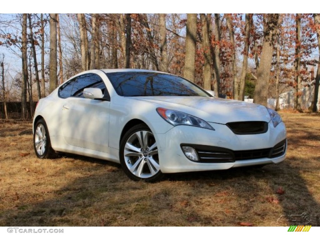 2010 Genesis Coupe 3.8 Track - Karussell White / Brown photo #1