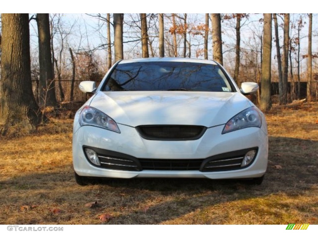 2010 Genesis Coupe 3.8 Track - Karussell White / Brown photo #2