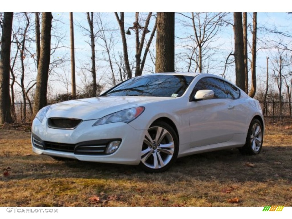 2010 Genesis Coupe 3.8 Track - Karussell White / Brown photo #3