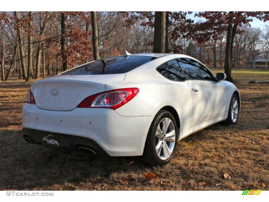 2010 Genesis Coupe 3.8 Track - Karussell White / Brown photo #8