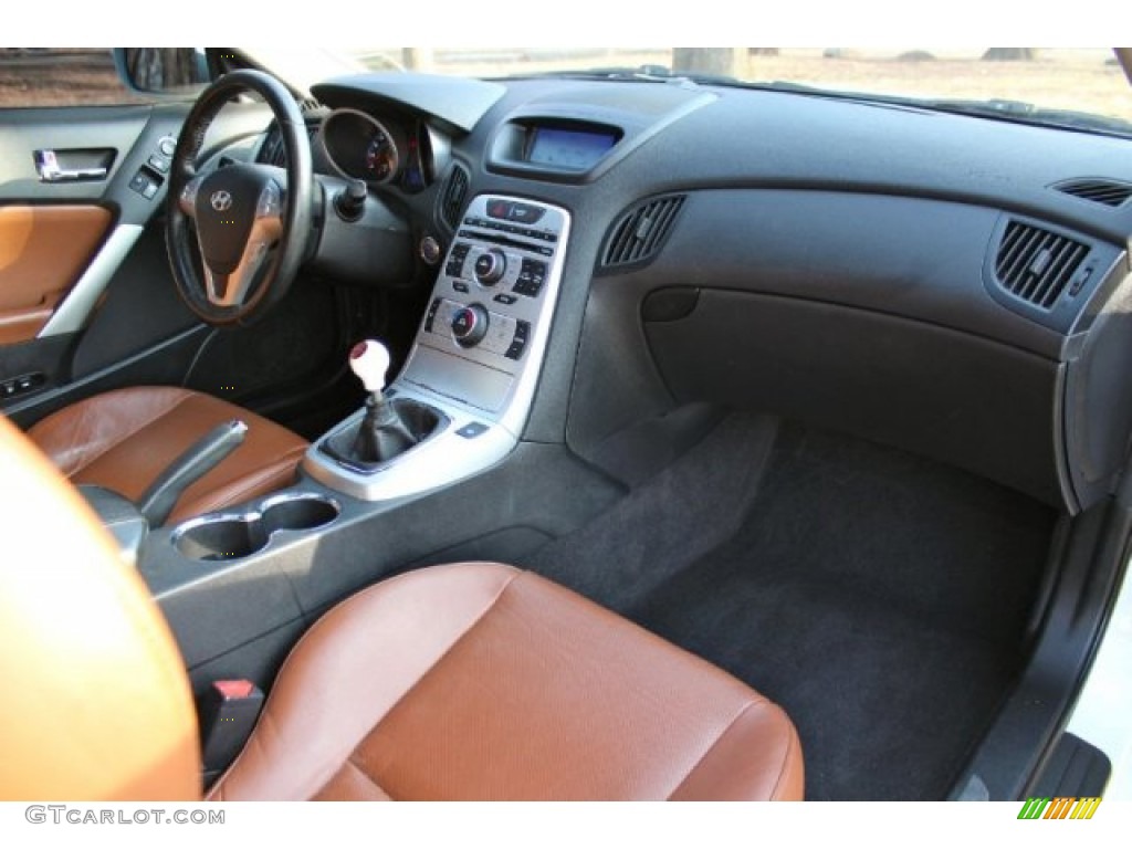 2010 Genesis Coupe 3.8 Track - Karussell White / Brown photo #22