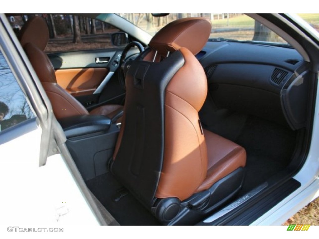 2010 Genesis Coupe 3.8 Track - Karussell White / Brown photo #24