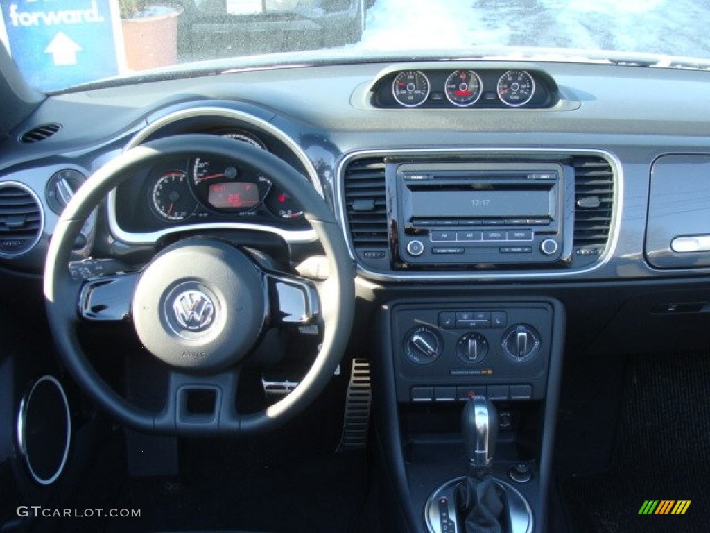 2013 Volkswagen Beetle Turbo Convertible Titan Black Dashboard Photo #90016526