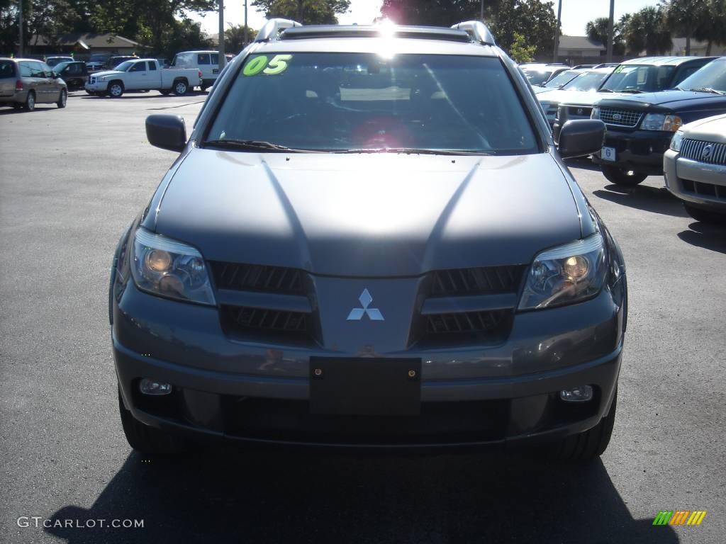 2005 Outlander Limited - Graphite Gray / Charcoal photo #31