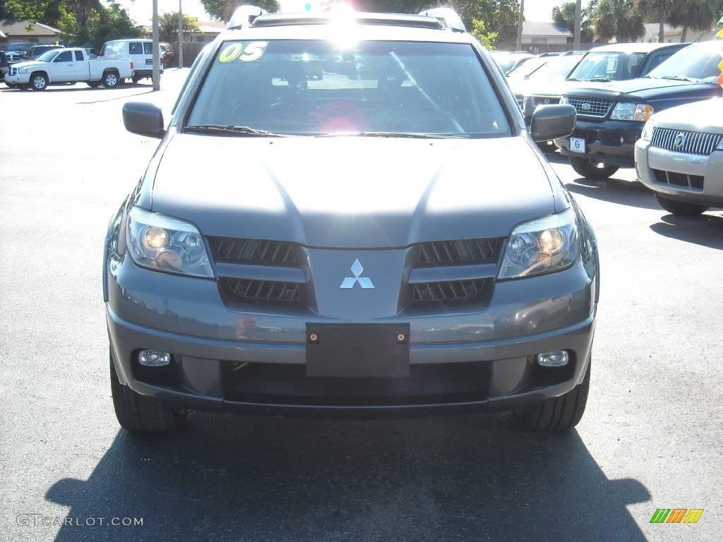 2005 Outlander Limited - Graphite Gray / Charcoal photo #32