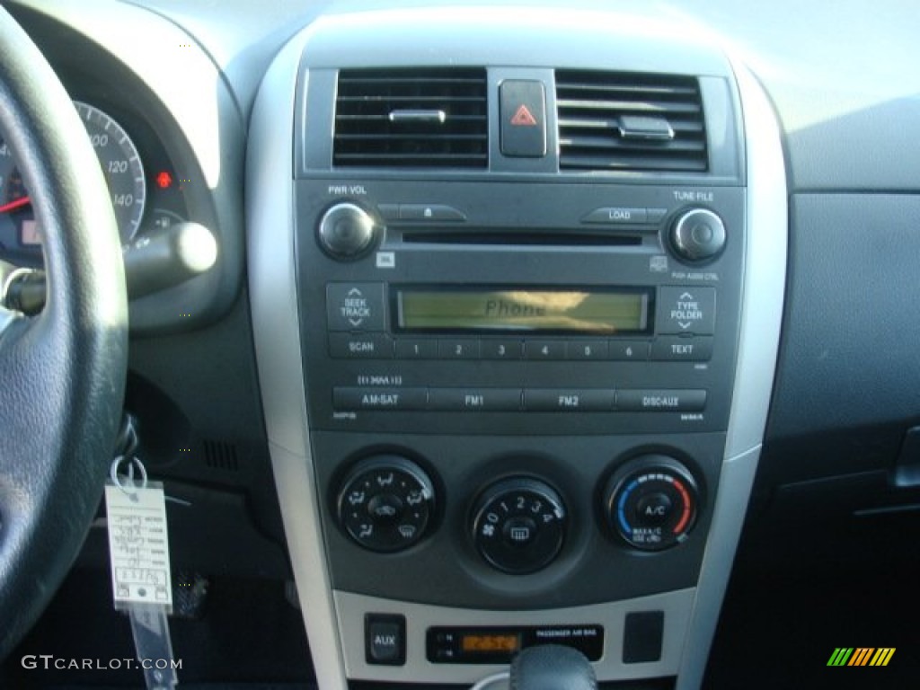 2010 Toyota Corolla XRS Controls Photos
