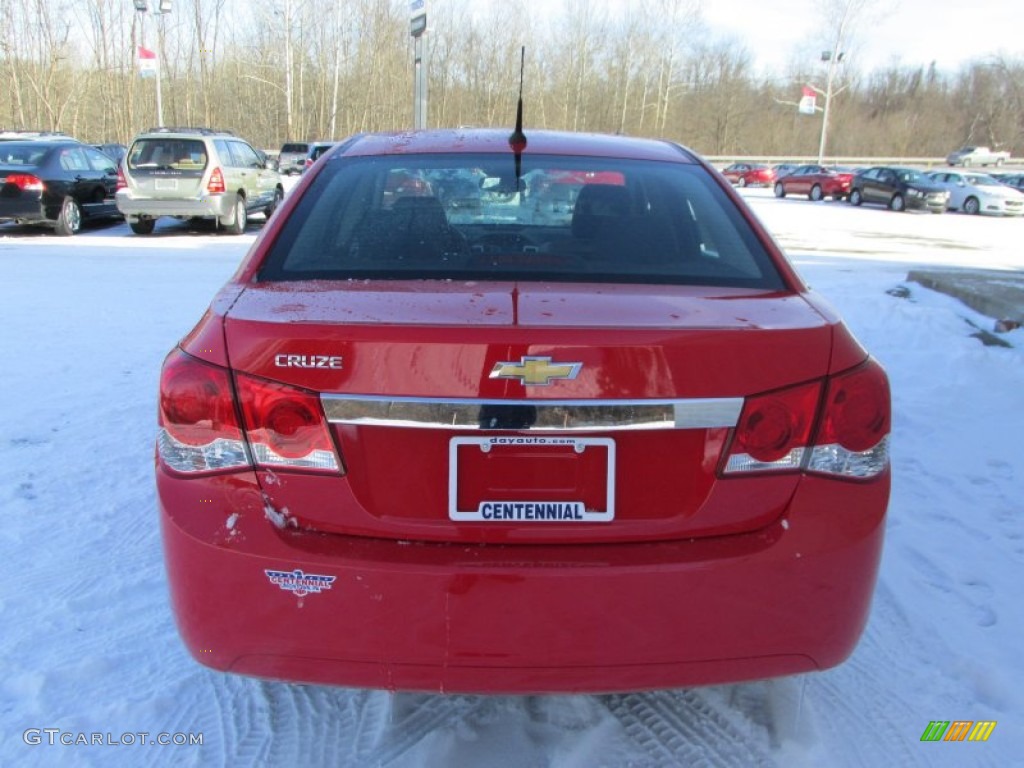 2014 Cruze LS - Red Hot / Jet Black/Medium Titanium photo #5