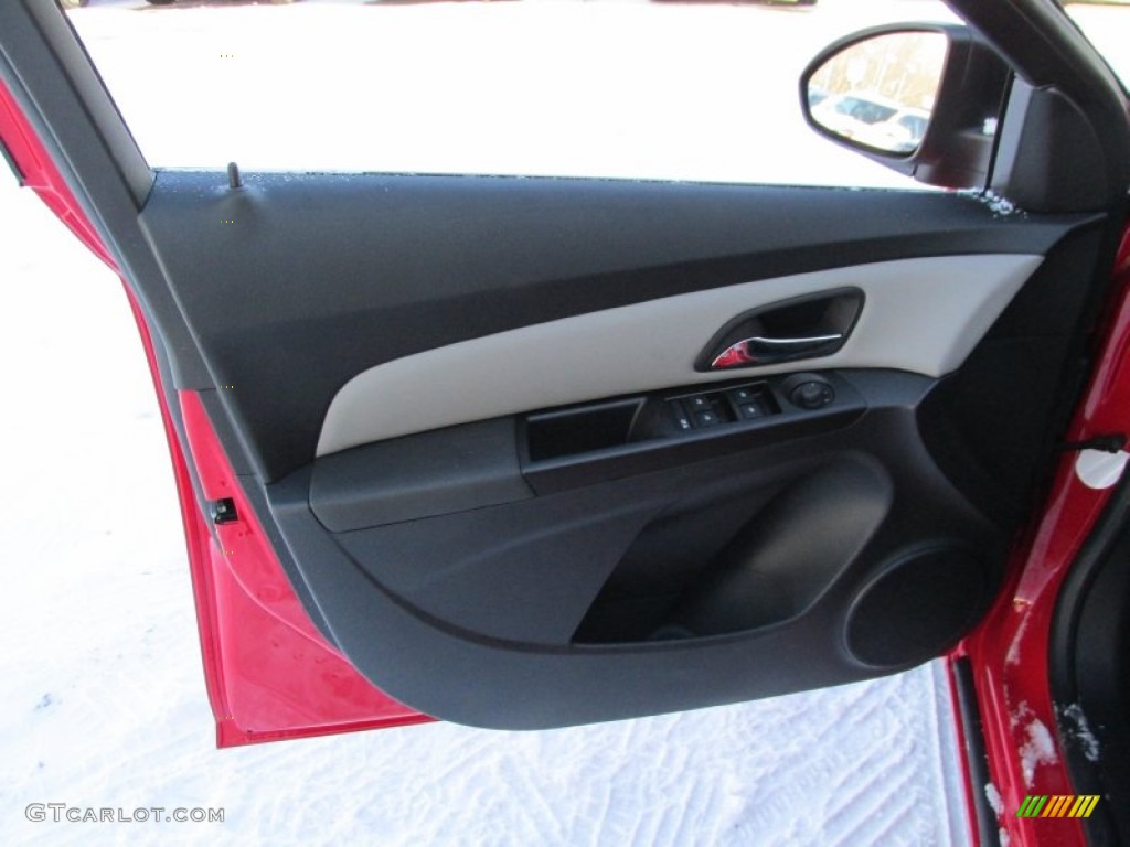 2014 Cruze LS - Red Hot / Jet Black/Medium Titanium photo #10