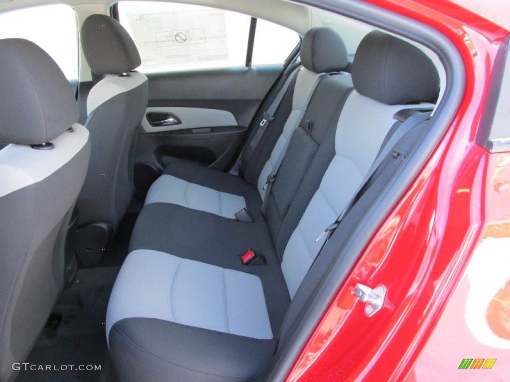 2014 Cruze LS - Red Hot / Jet Black/Medium Titanium photo #12