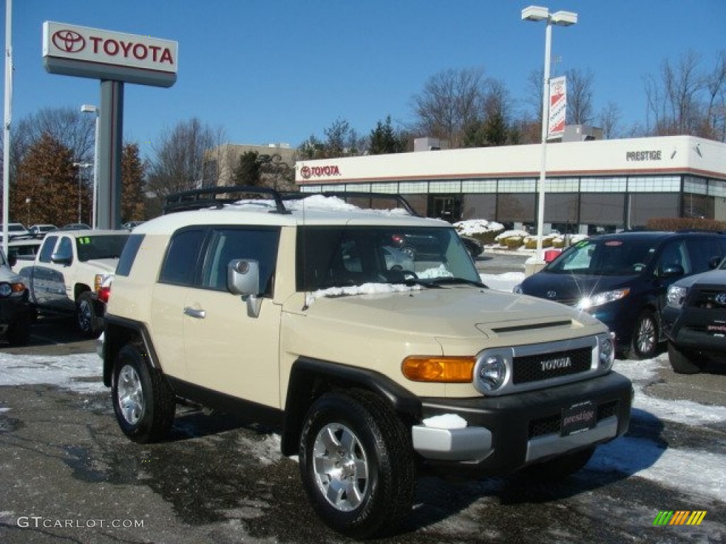 2009 FJ Cruiser 4WD - Sandstorm Metallic / Dark Charcoal photo #1