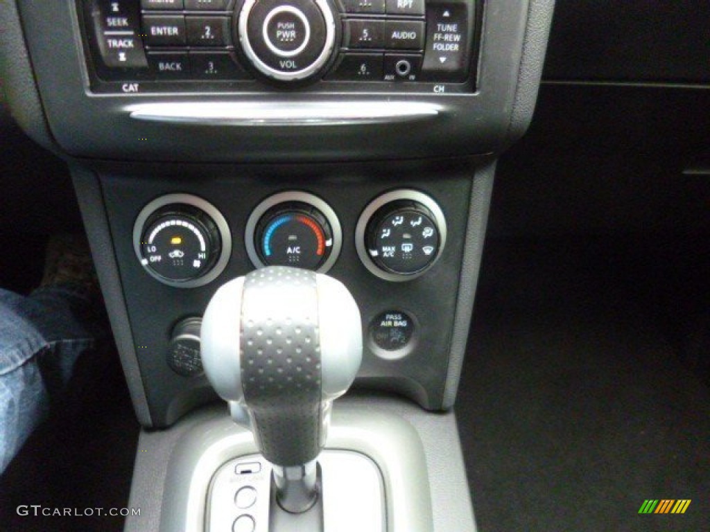 2011 Rogue S - Platinum Graphite / Black photo #20