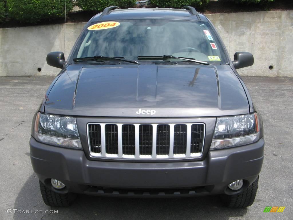 2004 Grand Cherokee Laredo 4x4 - Graphite Metallic / Dark Slate Gray photo #1