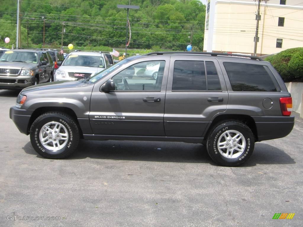 2004 Grand Cherokee Laredo 4x4 - Graphite Metallic / Dark Slate Gray photo #3