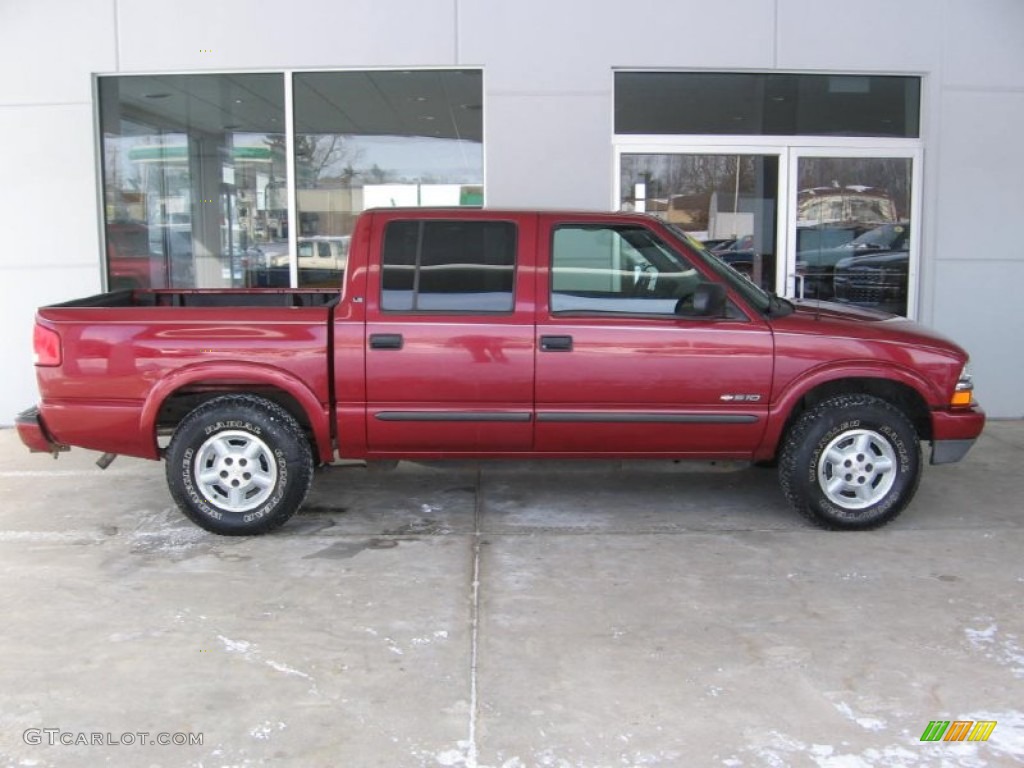 2003 S10 LS Crew Cab 4x4 - Dark Cherry Red Metallic / Graphite photo #2