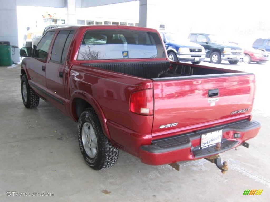 2003 S10 LS Crew Cab 4x4 - Dark Cherry Red Metallic / Graphite photo #3