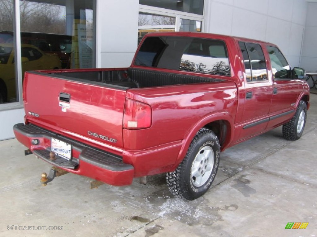 2003 S10 LS Crew Cab 4x4 - Dark Cherry Red Metallic / Graphite photo #19