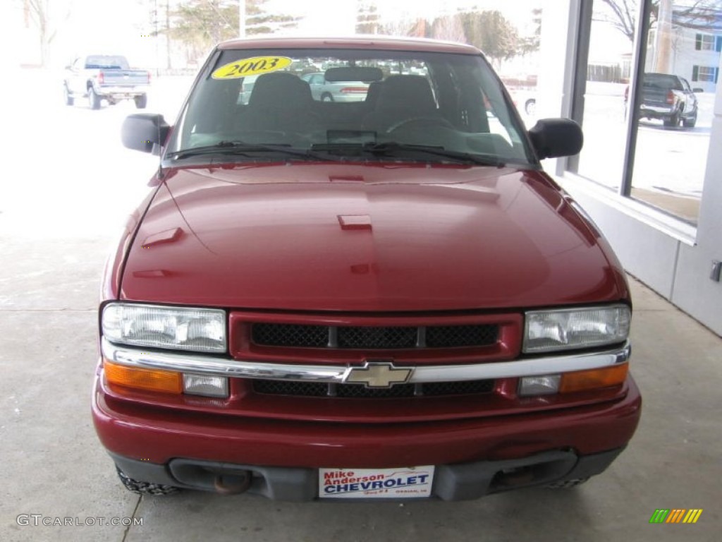 2003 S10 LS Crew Cab 4x4 - Dark Cherry Red Metallic / Graphite photo #22