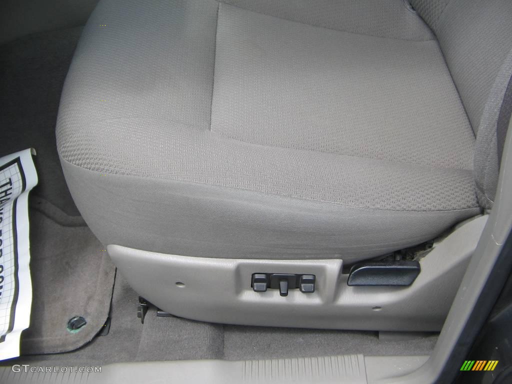2004 Grand Cherokee Laredo 4x4 - Graphite Metallic / Dark Slate Gray photo #17