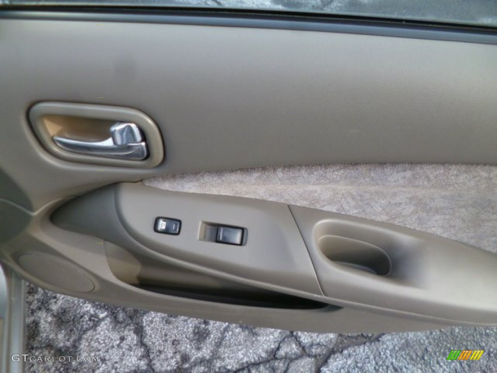 2001 Sentra GXE - Radium Silver / Stone photo #11