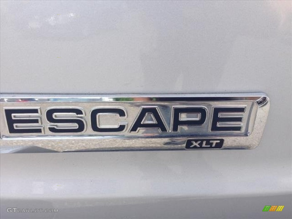 2009 Escape XLT V6 4WD - Brilliant Silver Metallic / Charcoal photo #4