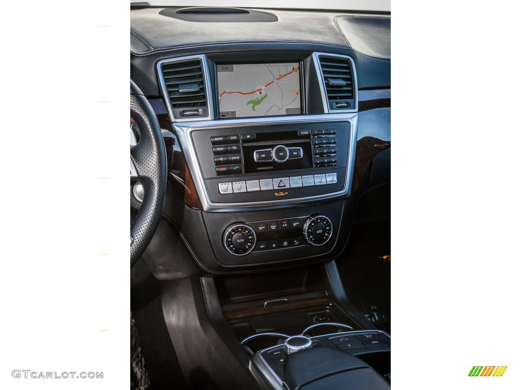 2013 Mercedes-Benz ML 63 AMG 4Matic Controls Photo #90038995
