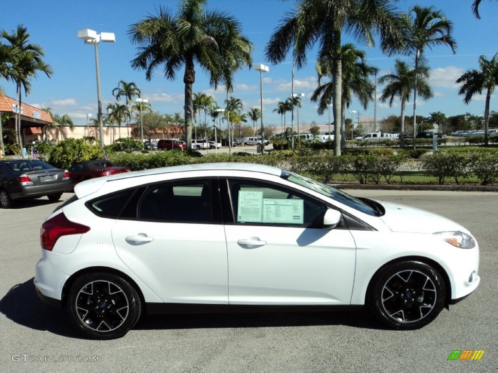 2012 Focus SE Sport 5-Door - Oxford White / Two-Tone Sport photo #5