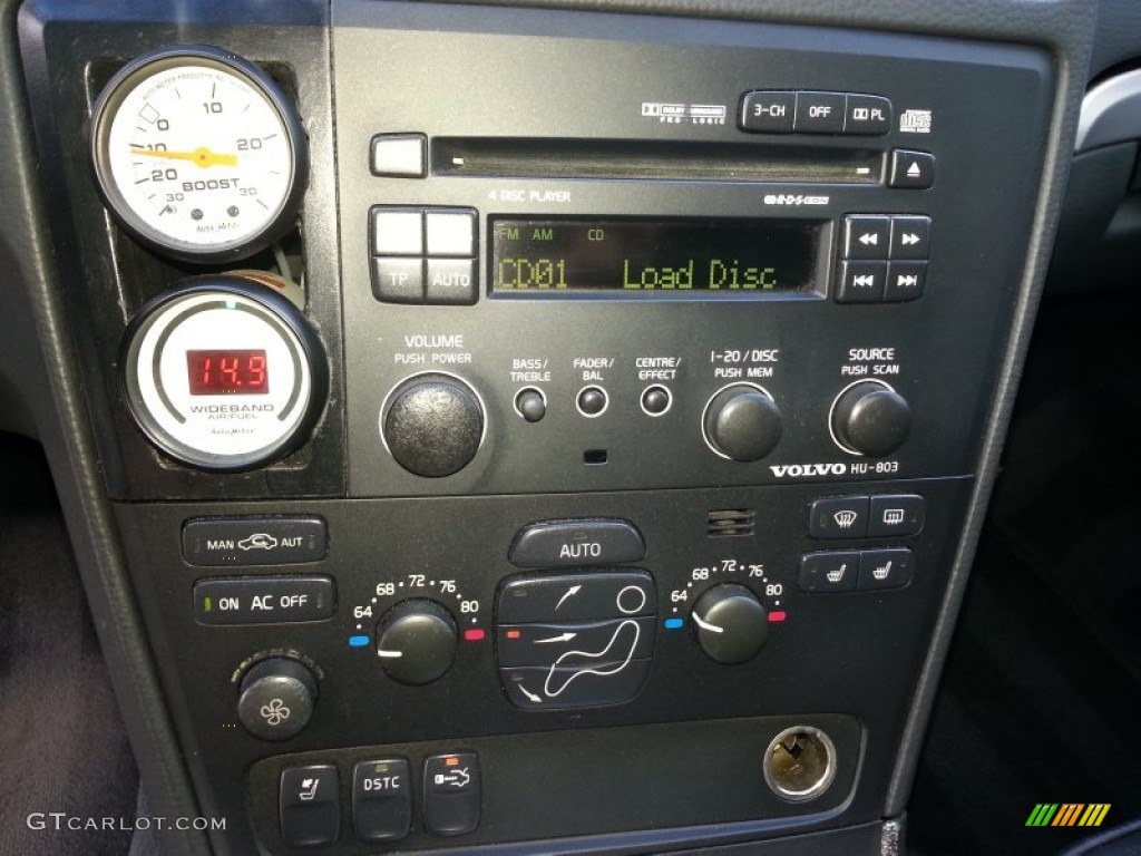 2004 Volvo S60 R AWD Controls Photo #90043540
