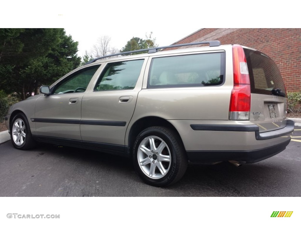 2004 V70 2.4 - Ash Gold Metallic / Taupe photo #3