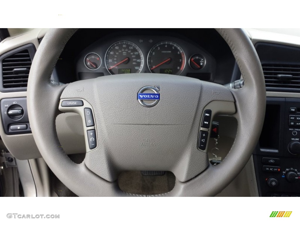 2004 Volvo V70 2.4 Steering Wheel Photos