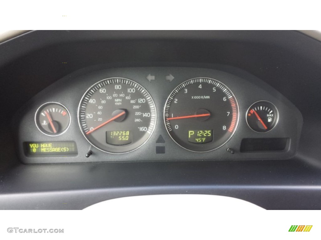 2004 Volvo V70 2.4 Gauges Photos