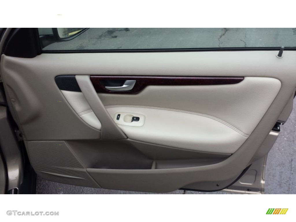 2004 Volvo V70 2.4 Taupe Door Panel Photo #90044605