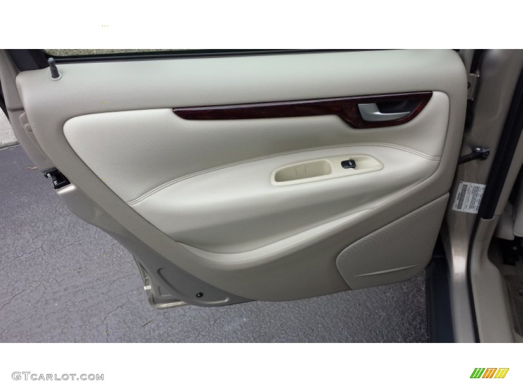 2004 Volvo V70 2.4 Taupe Door Panel Photo #90044635