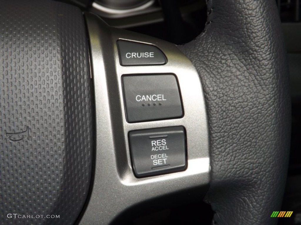 2014 Honda Ridgeline RTL Controls Photo #90045993