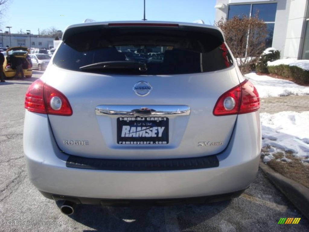 2011 Rogue SV AWD - Silver Ice Metallic / Gray photo #6