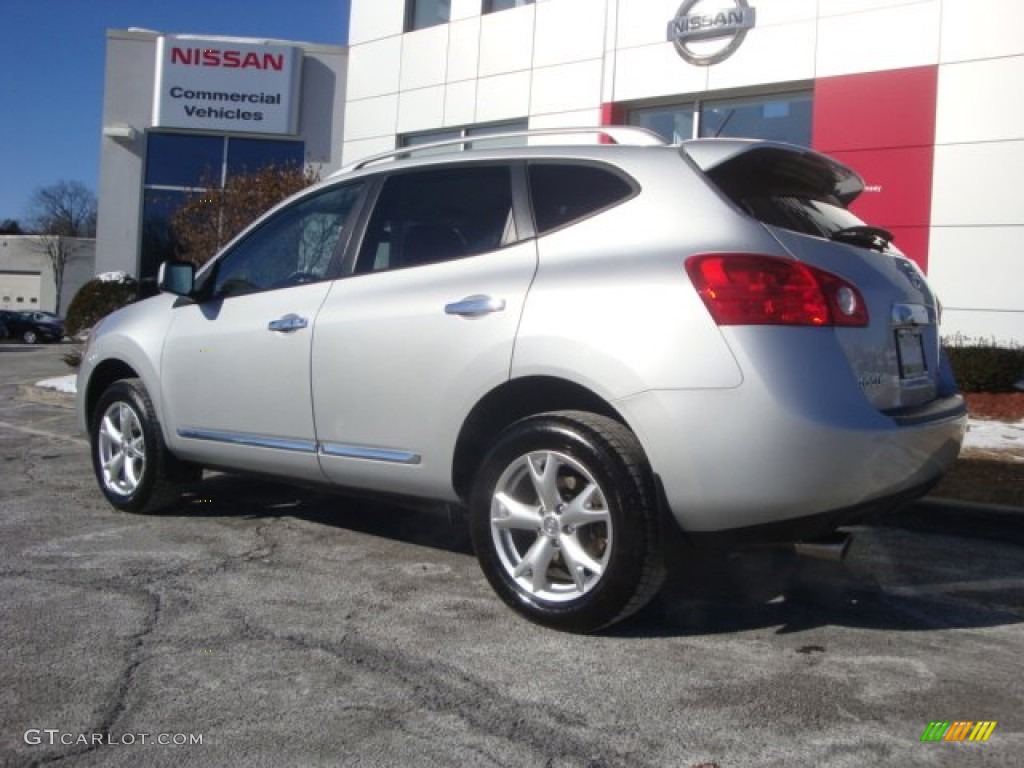 2011 Rogue SV AWD - Silver Ice Metallic / Gray photo #7